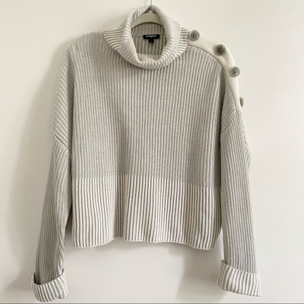 4/$25 Express Button Shoulder Cuff Sleeve Turtleneck Sweater in Grey size Small